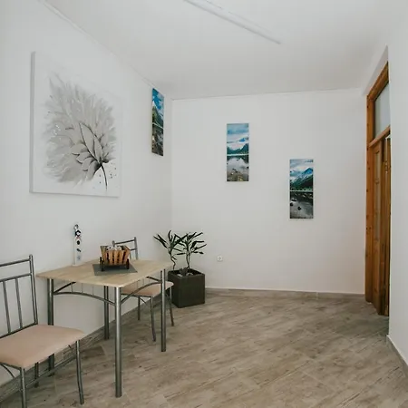 Ivana * Трогір