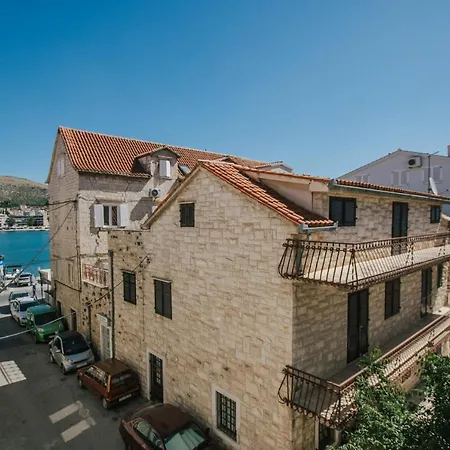 Ivana Apartman *